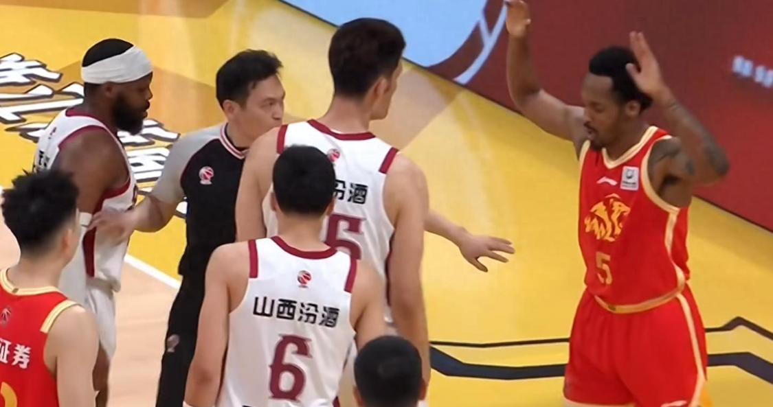爱游戏（ayx）| 爱游戏体育官方网站 - AYX SPORTS-CBA季后赛爆大冷，92-90绝杀！卫冕冠军倒下，山西男篮勇夺赛点